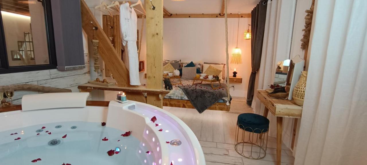 Le Maréchal Duplex - Appartement Cosy avec Baignoire spa Balnéo - CAEN hyper Centre Esterno foto