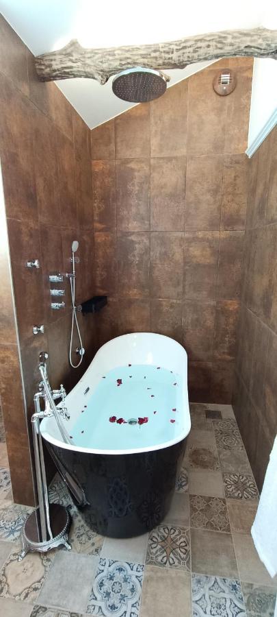 Le Maréchal Duplex - Appartement Cosy avec Baignoire spa Balnéo - CAEN hyper Centre Esterno foto