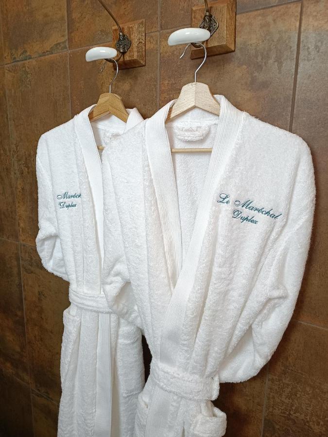 Le Maréchal Duplex - Appartement Cosy avec Baignoire spa Balnéo - CAEN hyper Centre Esterno foto