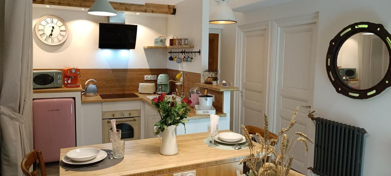 Le Maréchal Duplex - Appartement Cosy avec Baignoire spa Balnéo - CAEN hyper Centre Esterno foto