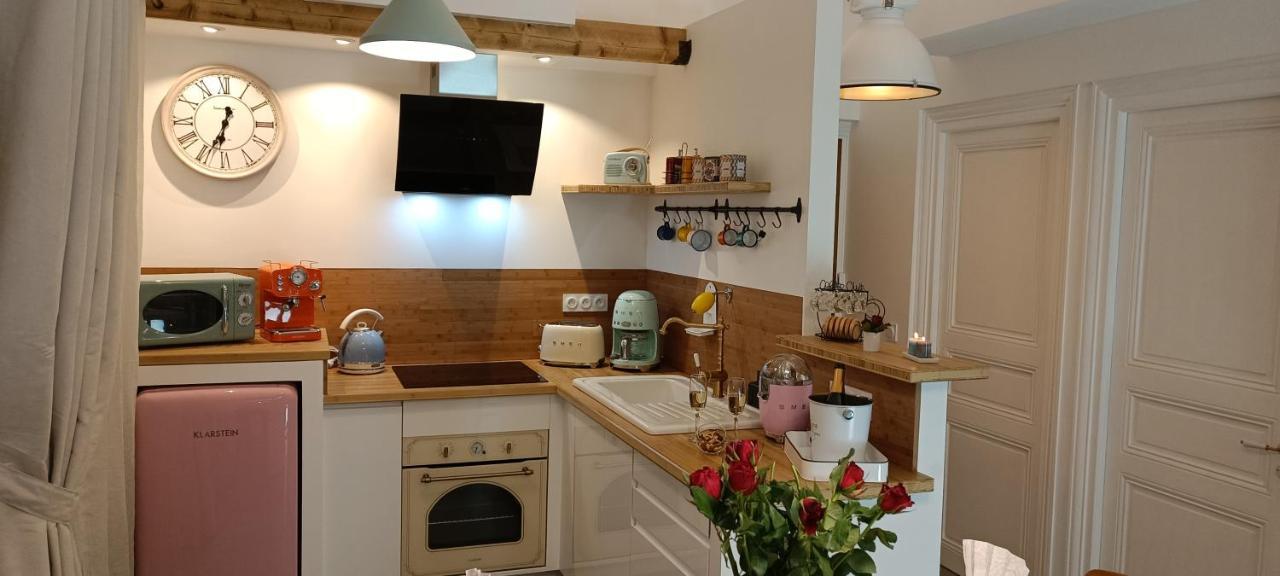 Le Maréchal Duplex - Appartement Cosy avec Baignoire spa Balnéo - CAEN hyper Centre Esterno foto